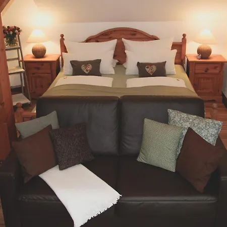 Gaestehaus Schoeberl Tatil Evi Füssen