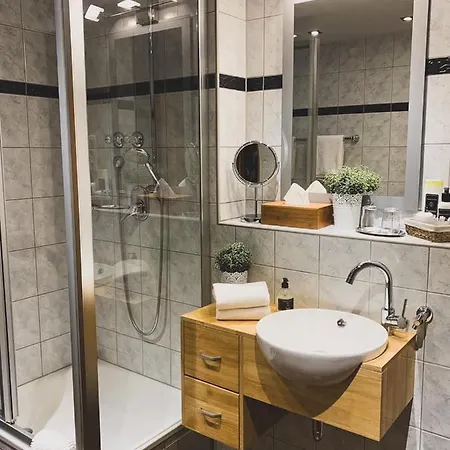 Bed & Breakfast Gaestehaus Schoeberl 3*
